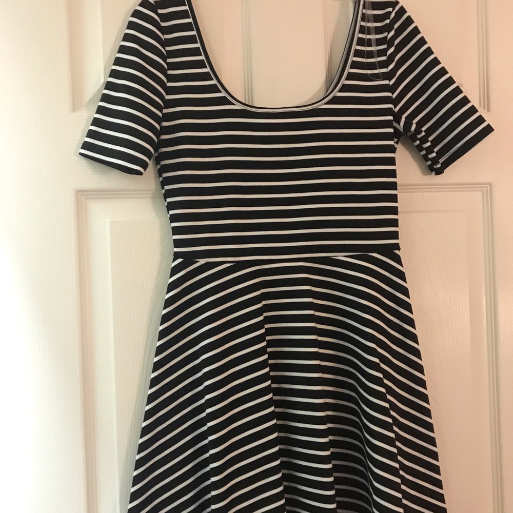 Cute dress!